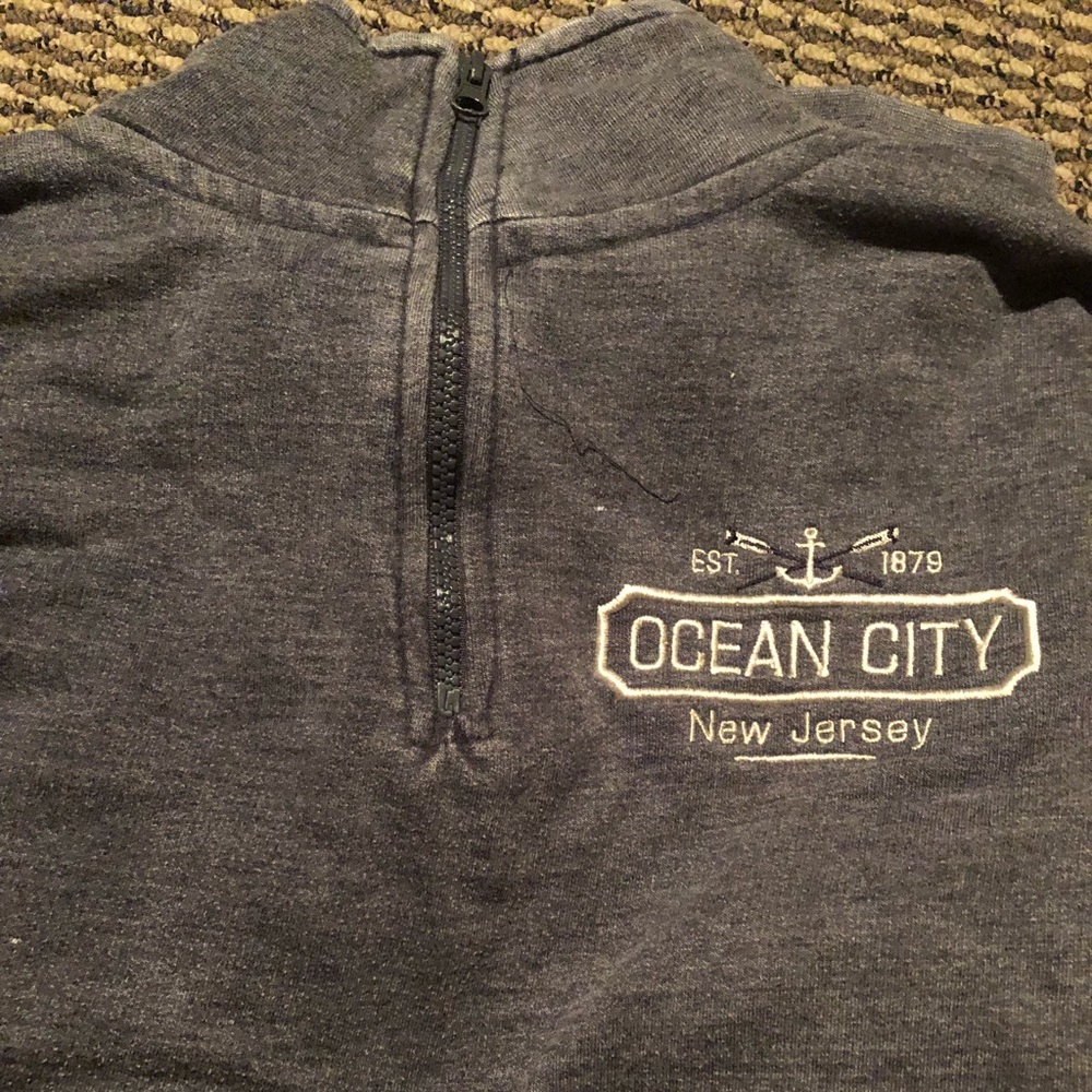 Sweatshirt